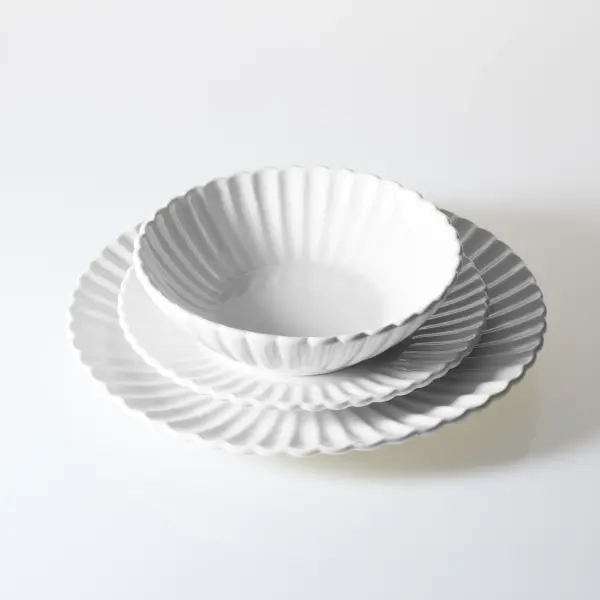 Zestaw talerzy porcelanowych Lotus 18 elementów (biały)